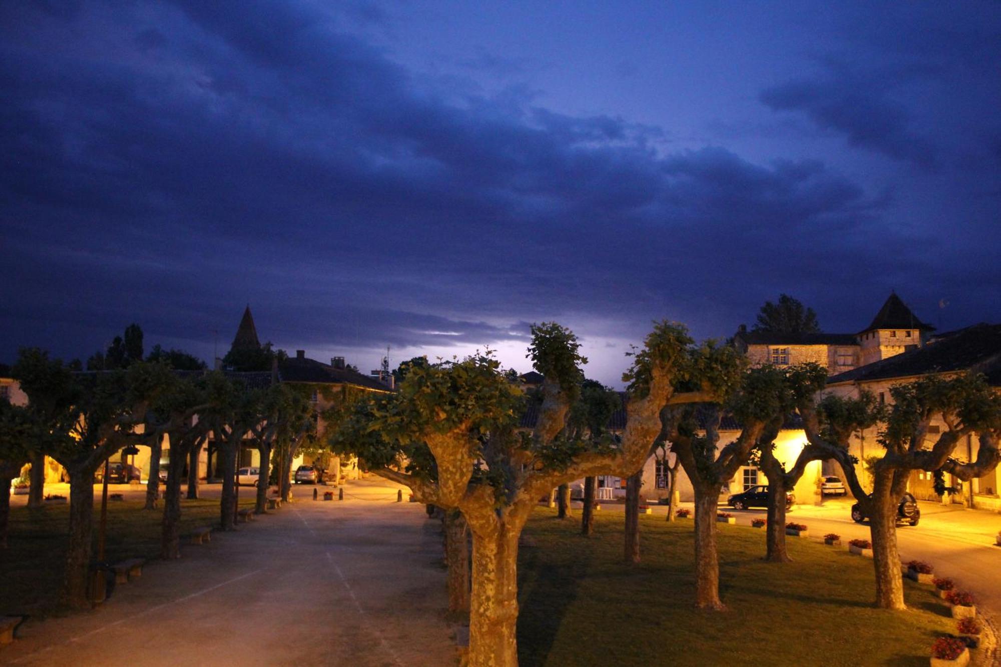 Maison La Cloche Fources Luaran gambar
